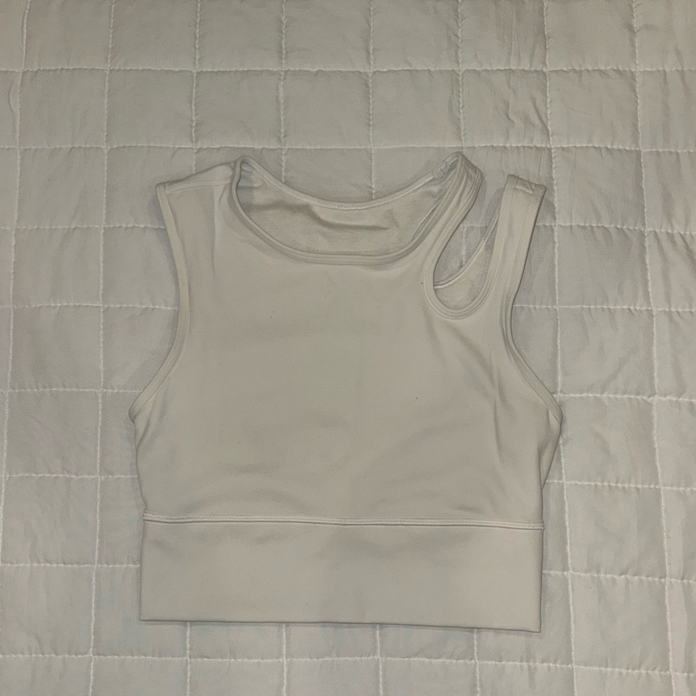 Mastered Motion Cropped White Tank Size 4
